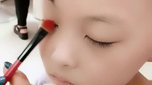 小巷深处的彩妆奥秘，最新儿童化妆技巧教程揭秘